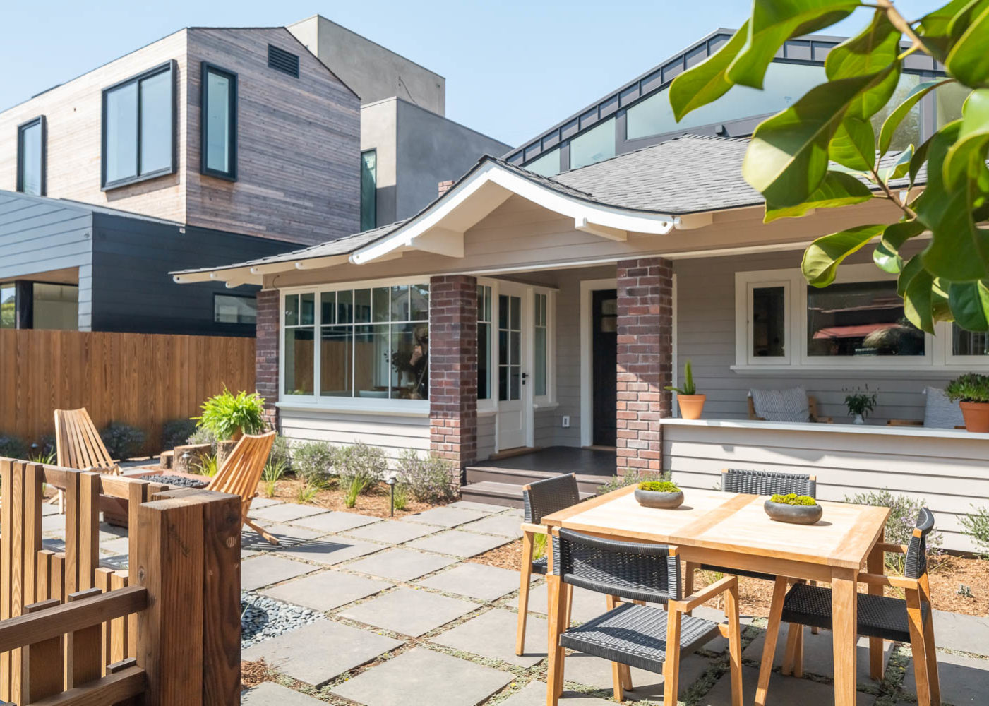 929 Marco Pl Yard View